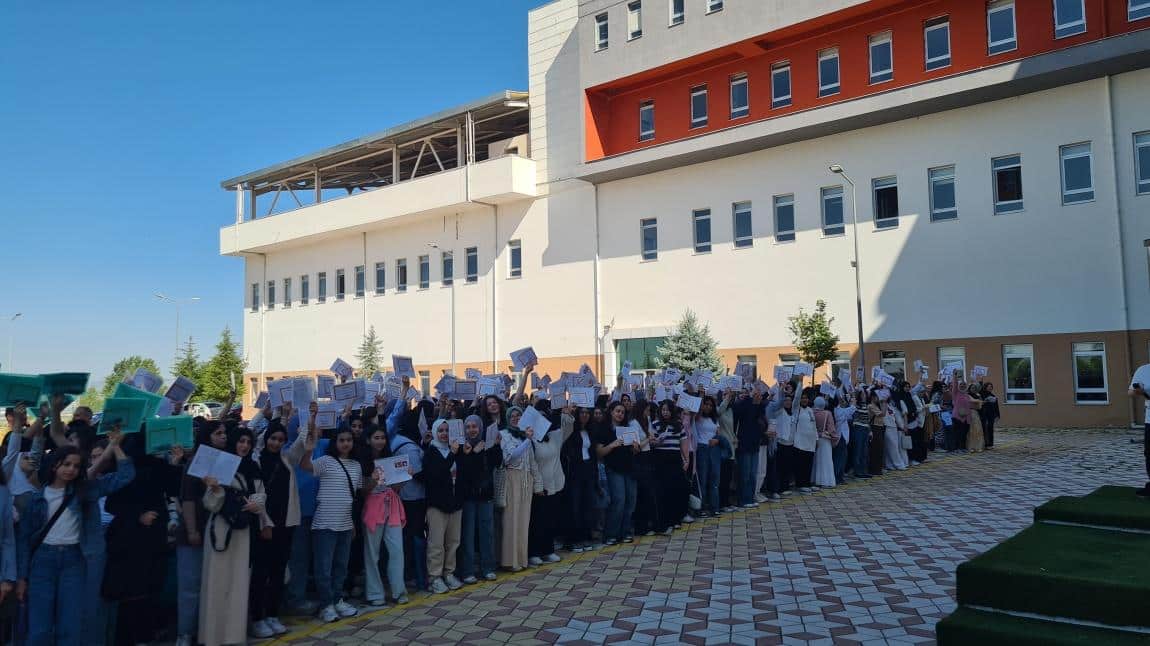 OKULUMUZDA KARNE ve MEZUNİYET HEYECANI