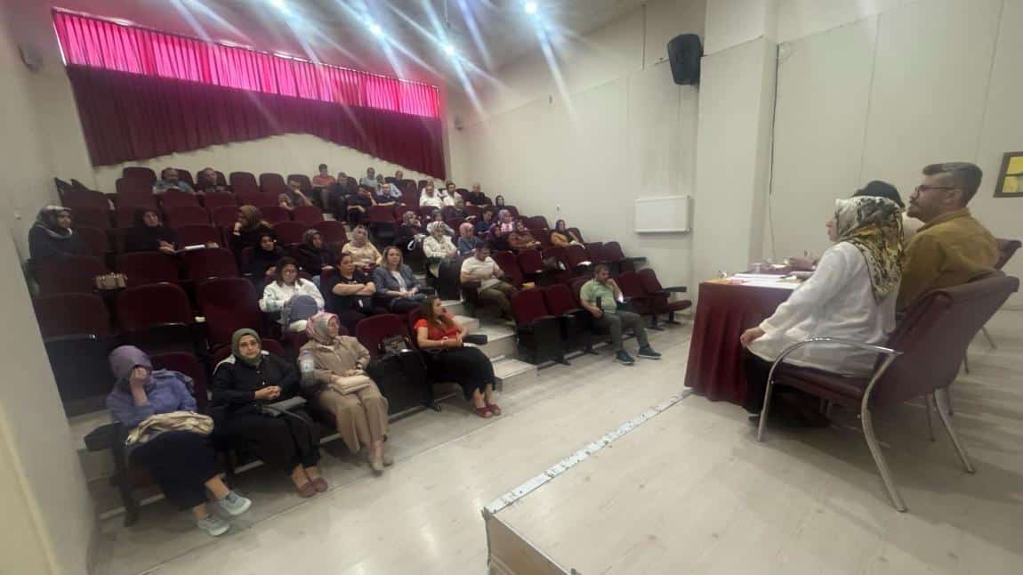 SENE SONU ÖĞRETMENLER KURULU VE MESLEKİ ÇALIŞMA 